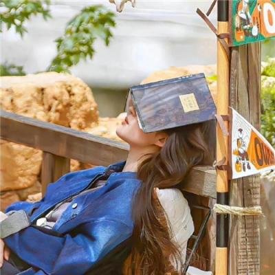 使用下方 20 个影片名，按顺序一一对应，不要改动片名文字，只根据片名和括号内类型提示来虚构全新的故事内容： 杀入爱情路 拥有者 肉体市场 水月 地心冒险记 五加皮 傻傻爱你，傻傻爱我 无罪者 唐人街探案3 大盗鲍伯 惊天大灾变 妈妈的酱汤馆 女校惊魂夜 狂龙勇虎 回忆的余烬 讯号 西游记比丘国 美男子勃伦弥尔传 精神病人 江东战神少年周瑜
